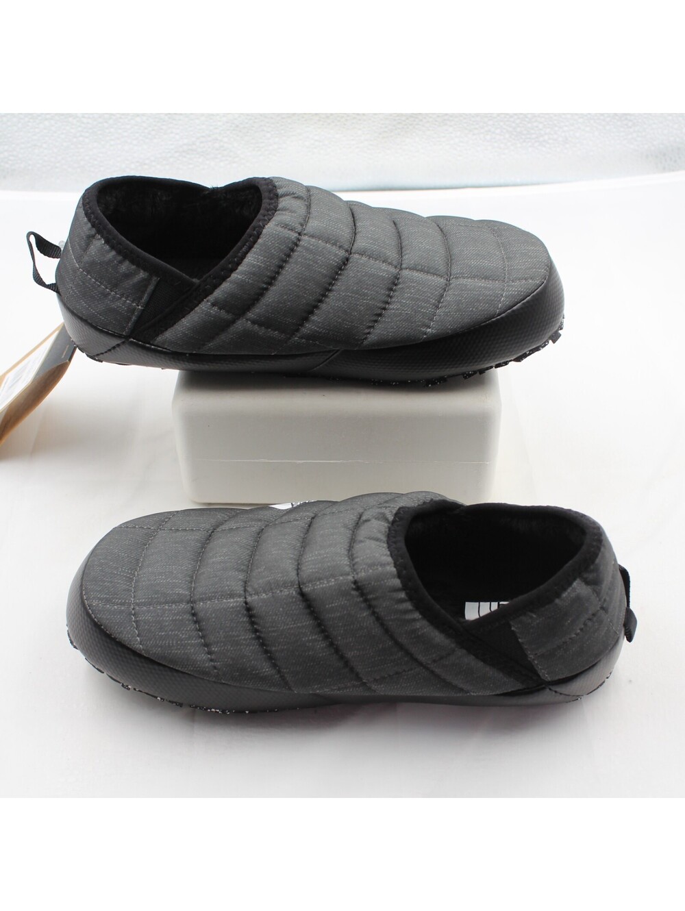 The North Face ThermoBall Traction Mule V Slippers Women Size 7 Grey Heather